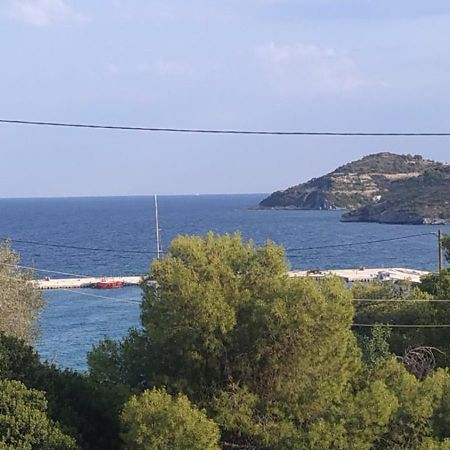Meltemi Apartments Agia Marina  Екстер'єр фото