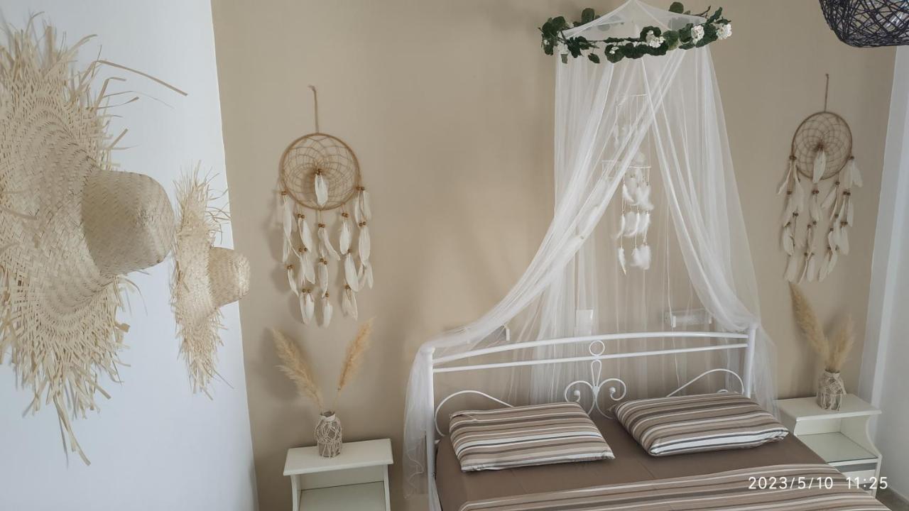 Meltemi Apartments Agia Marina  Екстер'єр фото