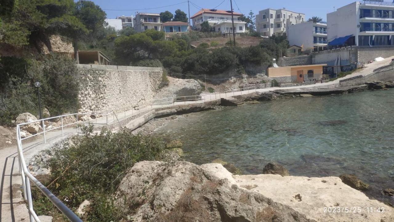 Meltemi Apartments Agia Marina  Екстер'єр фото